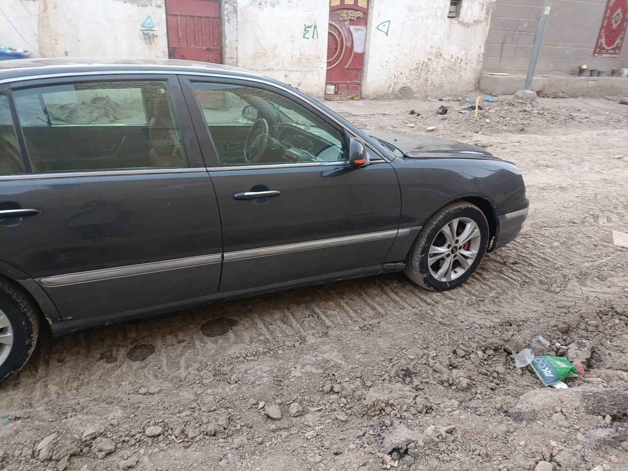 السلام عليكم
كيا اوبرس  كوري موديل 2004 سياره جهازه تبريد شغال حداديه  تخم تاير جديد مكينه 6 سلندر ابيع ع وضعه تجي اشوف بعينك وتقتنع 50 وبيا مجال للشراي . السياره بأسمي رقم بغداد سنويه لسنه 2028
رقم التلفون ***********
