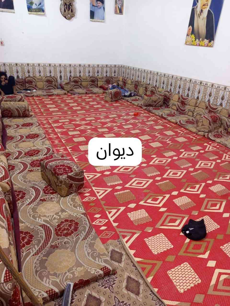 بيت كامل ديوان طول 9+4 صاله 9 +4 غرف عدد (2) 5 +4
 مطبخ 4+4 صحيات داخليه  +وخارجيه  البيت كله سيراميك اعلى بتلو بالشارع حديقه بيها رمانه وتينه ونبگه وليمون كلهن يشيلن حمل ماسس وكامل ماء ومجاري وكهرباء الشارع مأسس مجاري عوزه بس تبليط وجاي عليه التبليط قريب من الحولي مساحة البيت 300متر السعر 35 وبيه مجال العنوان نزلة النواب الضباط قرب البزل 
رقم الهاتف ***********
