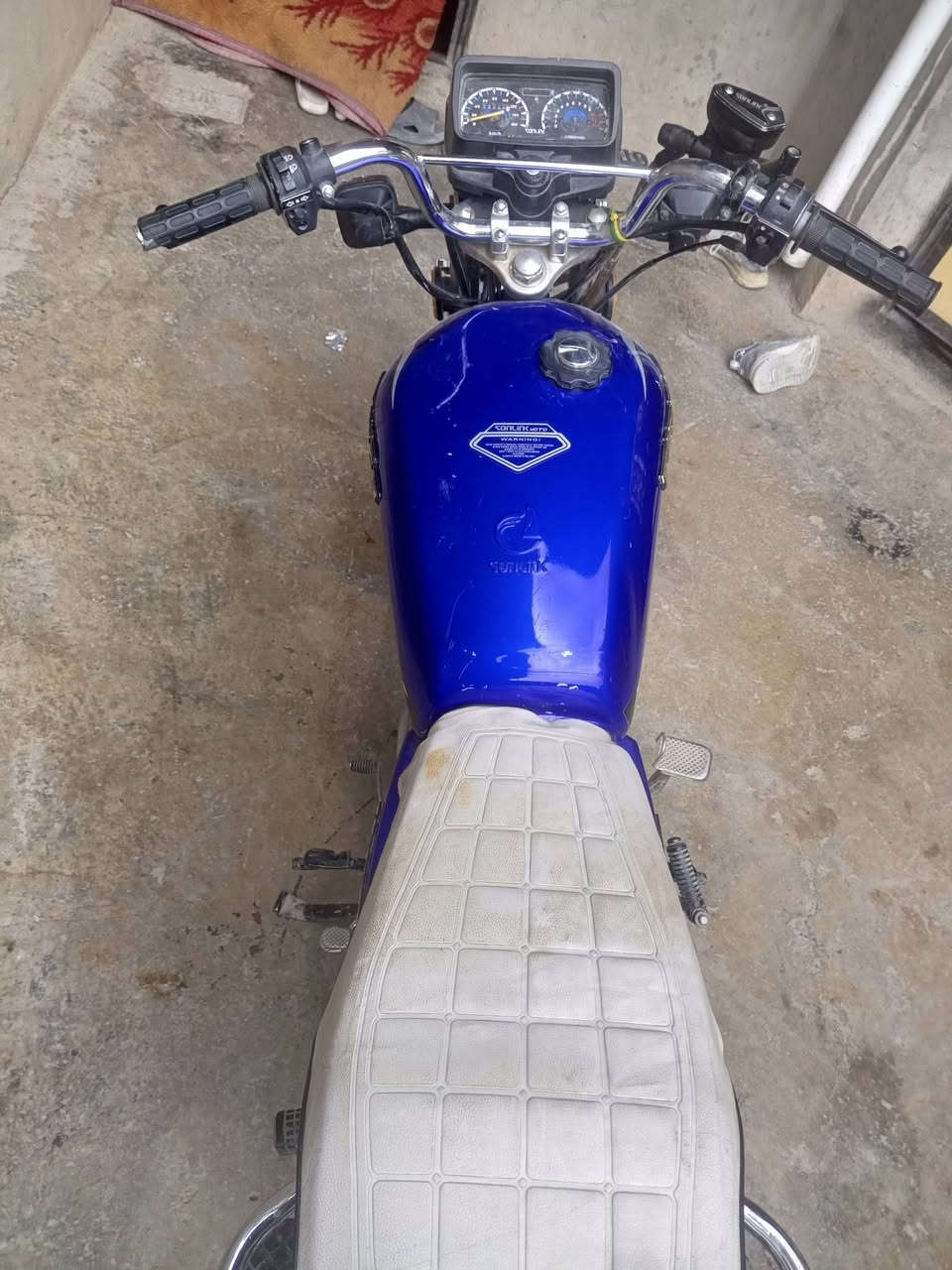 السلام عليكم دراجه موديل 23 محرك ما مفتوح اوراق ما بيها مكان ديالى بعقوبه المفرق قرب مكتب بيروت دراجه خير من الله محرك عايزها ترتيبات السعر 400 وبيها مجال ***********
