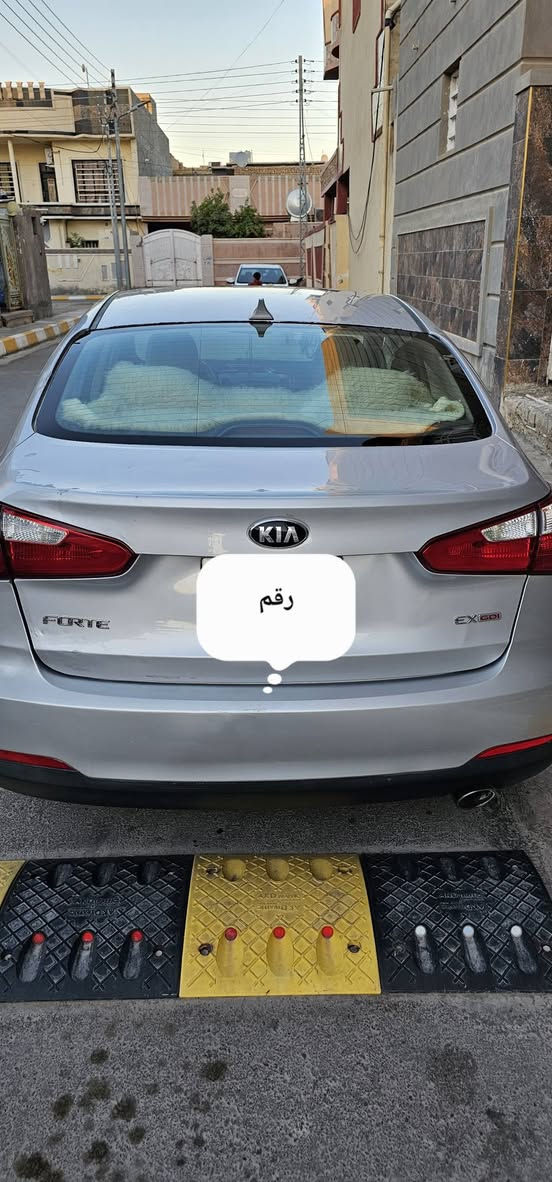 كيا فورتي ٢٠١٦ رقم بغداد كشنات جلد محرك ٢٠٠٠ GDi سيارة نظيفه جدا مهتم بيها للبيع سعرها ١٠٠ بيها مجال للتواصل رقم ***********
