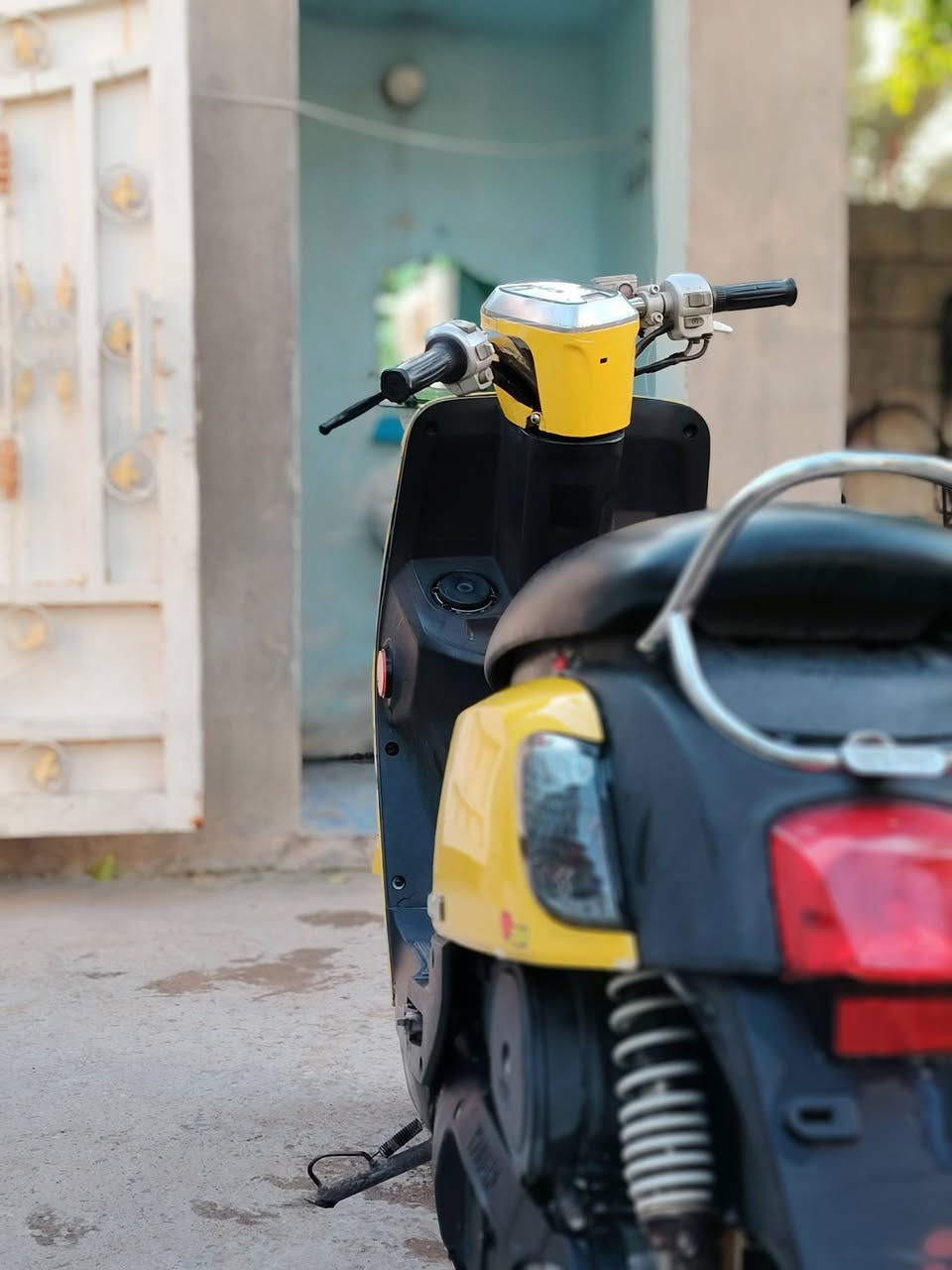 السلام عليكم للبيع دراجة بوليس مسطرة بلادية ختم واحد وية المكينة. الدراجة الدرجة مكفولة حتى من المكينة كلهة شغالة الدراجة بيهة مكاتبة ومنفيس من شارع الضلال السعر  ٩٥٠ وبيها مجال قليل مكاني بعقوبة بهرز الاتصال مراسلة الصفحة أو *********** واتساب
