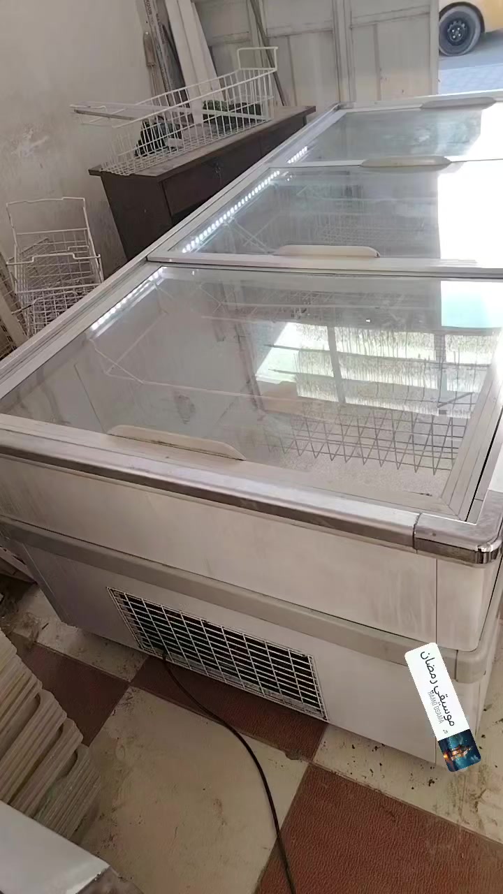 أغراض محل للبيع *********** استعمال قليل كوت
