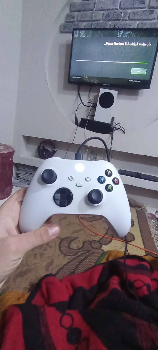 Xpox seris S نضافه فول ما مفتوح ولا مصلح وا اليده نضيفه ما مصلحه ابد جديده

غراض جهاز
هارد داخلي 512
وا هارد خارجي 2TP
كيبورد وا موس ويه الكس بوكس
سماعات محيطيه كارتونه الصليه مال اكس بوكس حساب مال فورزه هوريزن 5 كامل بي هواي سيارات خليت نحل نشره متغيره مال ديكور ويه جهاز تحكم با تليفون سعر 650 الف وبي مجال قليل رقم *********** النجف, العراق
