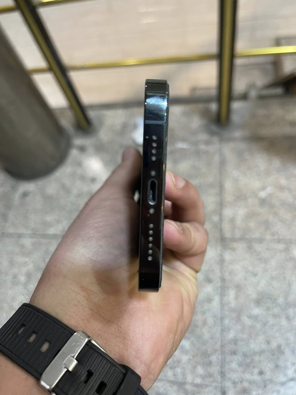 ايفون 13 برو ماكس ذاكره 256
بطاريه 88 جهاز نضيف كللش وتر بروف ممفتوح ابد
سعر ٦٥٠ مكاني بغداد 
***********
