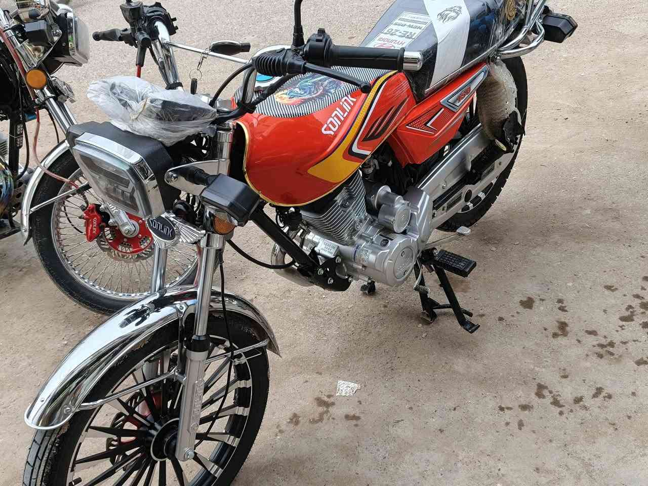 السلام عليكم دراجه معنى كلمه جديده ما بيها اي شي.موديل  يوم من .25 السعر 800 وبيها مجال شيء قلي***********الله شاهد علي صار لها 20 يوم عندي.
