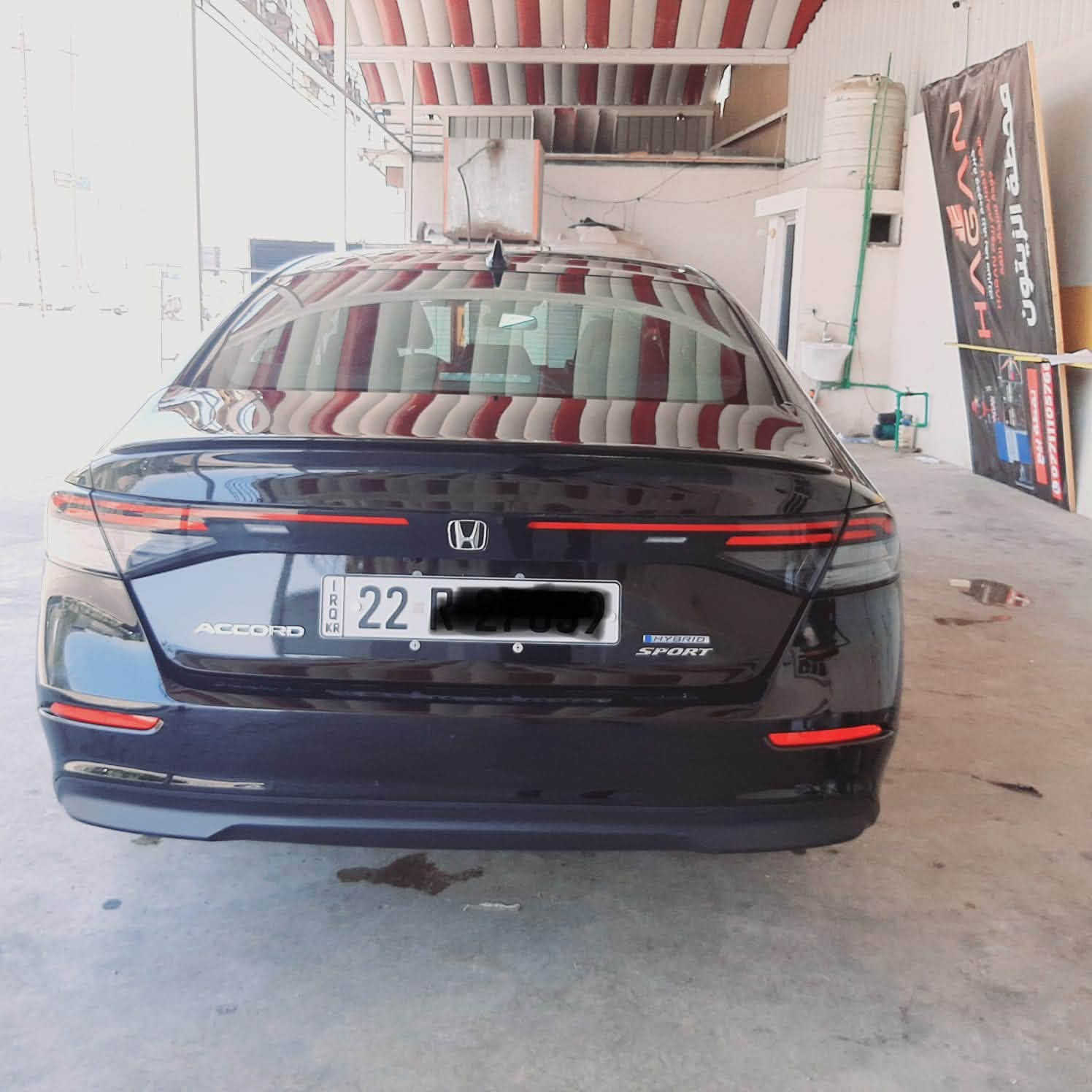 السلام عليكم للبيع Honda Accorda موديل 24.. وارد امريكي  السياره sport كامل موصفات.. مكينه 2000 دوش ..ضرر السياره باب الخلفي وره السايق بي خدش ..او الجاملغ الامامي بي كلير ..ماشيه 100السياره نضيفه بمعنه الكلمه  الاستفسار على ***********
