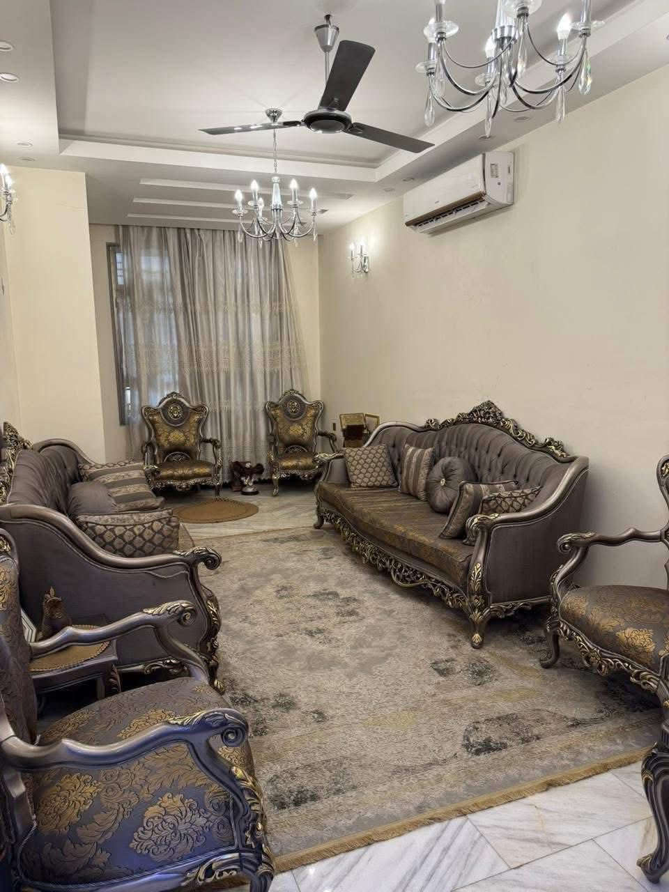 عقارات-الخضراء - نسعى - دوماً- نحو- الافضل

#اعلان رقم ((1072))

#دار درجه أولى للبيع في منطقة السيدية مربع الضباط الكهرباء

#مساحة:150متر   واجهه:6 م
#المحتويات : 3نوم 1 نوم طابق أول صالة استقبال هول داخلي مطبخ خدمات مناور متكاملة مدخلين للدار  كراج 

#السعر :علق رقم 1 

# للأ ستفسار 
مراسلة الصفحة على # الفيس بوك 
عقارات -الخضراء - في السيدية
# او الاتصال على الرقم
☎️***********☎️ 
#او مراجعة مكتب الخضراء 
في السيدية شارع العلوة مقابل قاعه ريتاج للمناسبات
