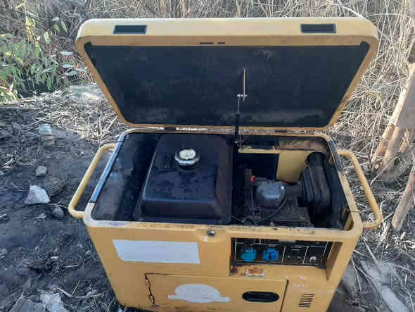 مولد  كاتم كازشغال ونضيف كلش مال باله   سعر 500 وبيه مجال مكاني مشروع المسيب***********
