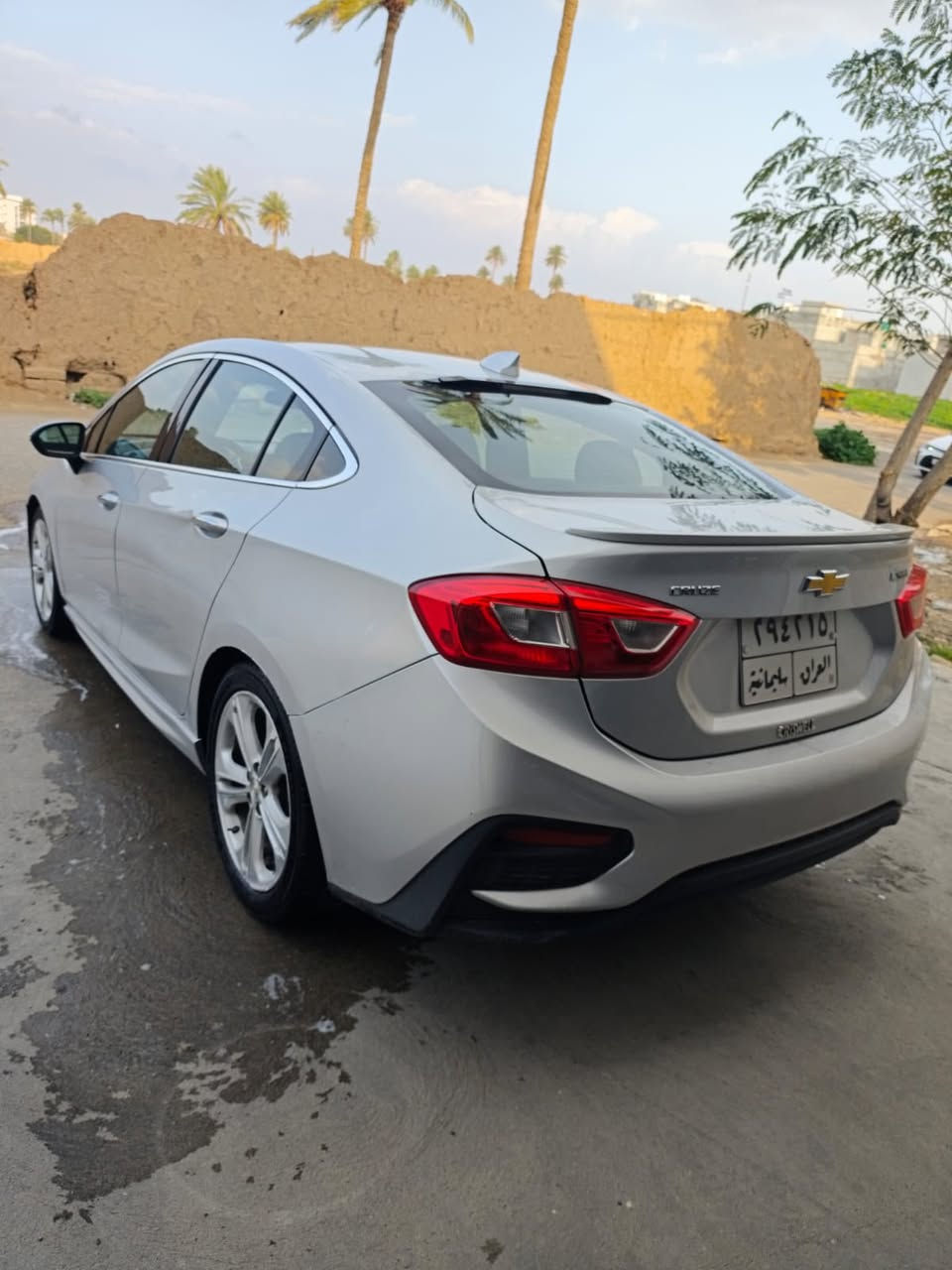 موديل   2017
امروس او بيع 
سعر  93وبي مجال بسيط 
وسياره فول مواصفات ما عدى سلايت
قطعتين صبغ جاملغ بونيد
 بدون دواخل 
عنوان   ديالى خانقين 
***********
