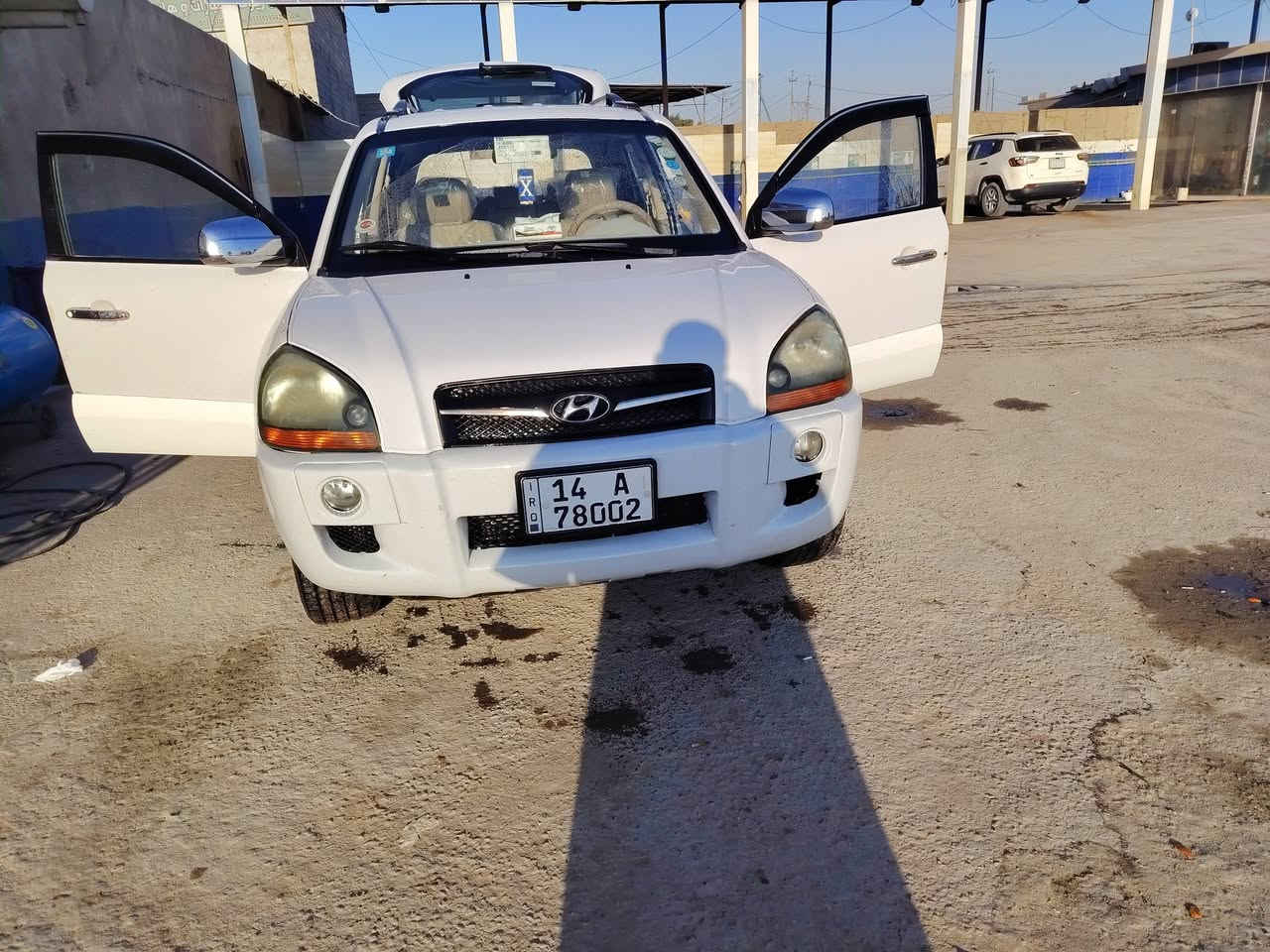 توسان 2010خليجي مكفوله
محرك دوش2000
رقم بصره 
سياره مكفوله وجاهزه من كلشي 
ماشيه 180 كيلو
السعر 124
عنوان بصره الزبير
***********
