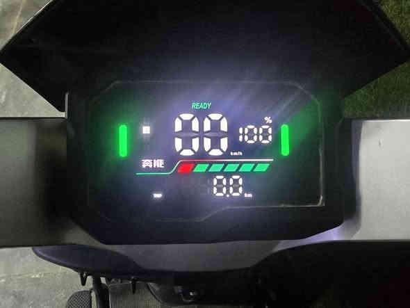 السلام عليكم دراجة شحن بينباو صارلي شهرين من اخذتها كلشي بيها بعده جديد محوله وبطاريات وملف ولدراجه نقص برغي ما بيها كامله تجي وياها صندوق خلفي ودرع تمشي ٨٥ حقيقي اربع نمر نضام بك ونضام قفل سرعه ونضام كشف العطل جبتها بس اني متعلم على الكير السعر ٩٥٠ وبيها مجال حك الجيه وهاذ رقمي *********** بغداد
