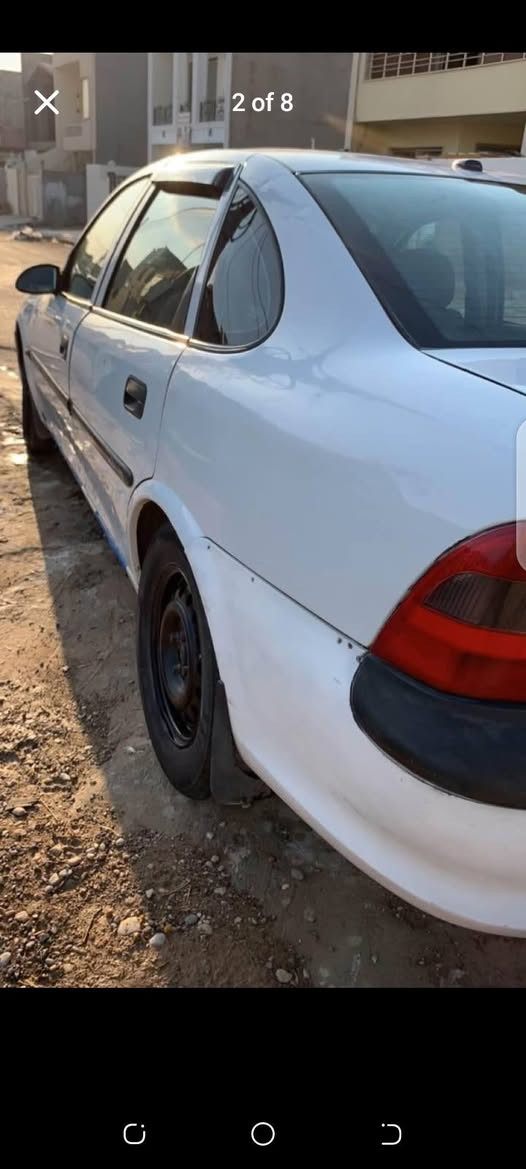 ڤیکترا ١٩٩٧ گێر عادی گێر و مەکینە بەشەرت پاکانە و سەنەوی لەگەڵە  سەیارەیەکی بێ کێشەیە نرخی 18 مەعمەلەی تێدایە 
شوێن هەولێر
*********** أربيل, العراق
