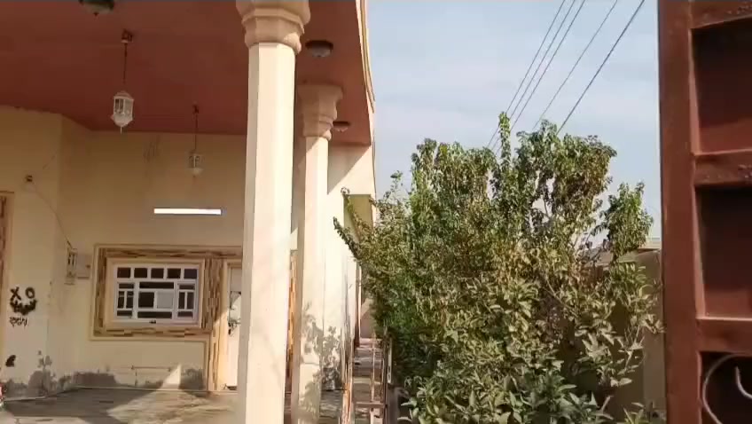 بيت لبيع مساحته1000m بيت كامل من كلشي ارضيه كاشي وحزام سراميك بيت غرفتين وصاله وديوانيه ومطبيخ
ومطابيخ خارجيه ومزرعه داخليه البيت طابو زراعي سند مكانه الفلوجه الشهابي الاولى  25 السعر /80 /وقابل لتفاوض/ الاتصال/ ***********
