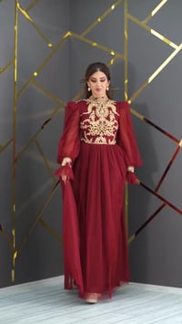 ملابس • مقاسات 38-48 • ألوان متنوعة