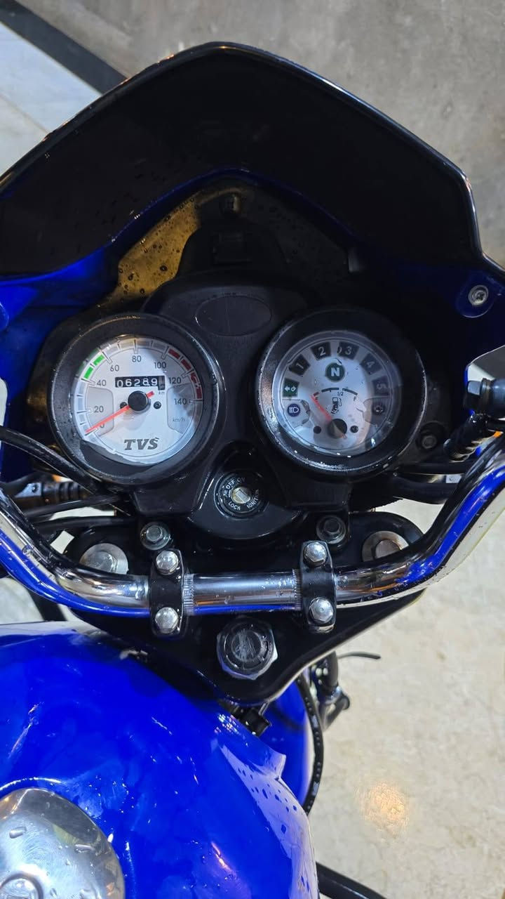 سلام عليكم
تي في اس للبيع موديل 2023 طالعه من الوكيل 2025
دراجه جديده شرط 
مكفوله من كلشي 
دراجه اوراق 
الون ازرق
ولباقي اموضح بالصور 
عنواني مناوي لجن مطيحه
السعر  مليونين  و200 وبيه مجال 
مامتواجد هنا تواصل واتساب 
على رقم ***********
