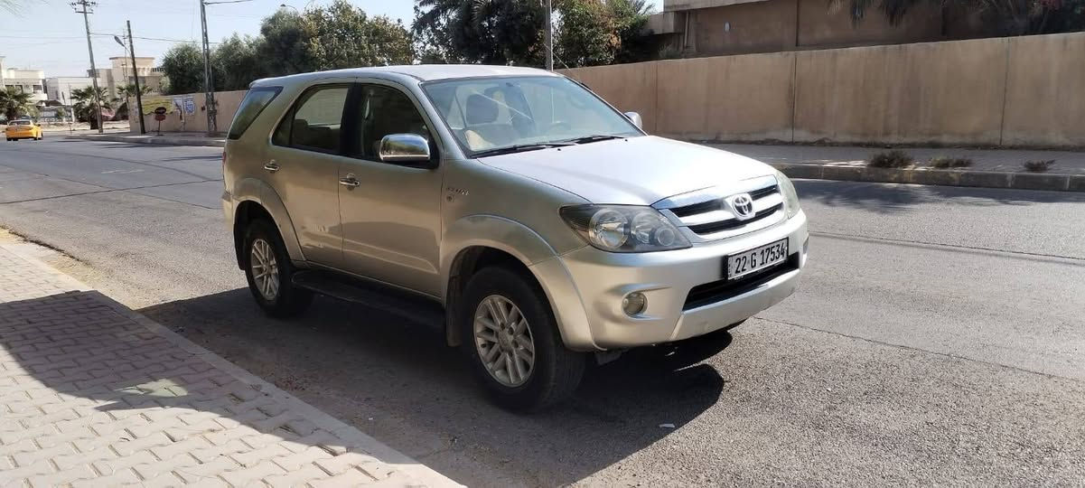 السلام عليكم للبيع تويوتا فور جنر موديل 2008 وارد خليجي كفالة عامة من الصبغ والضربة والتبديل والفتح والشخوط حتى لبلاستك مكفول 4 سلندر 2700 حدادية وتخم تاير كلة جديد تبريد ثلج 7 راكب شاشة وكامرة و حساسات خلفية بلاد فور ويل 4X4 سيارة جديدة بكارتون وما تعبانة  رقم اربيل انكليزي تحويل مباشر سيارة جاهزة برغي ما بيها نقص وسياره جديدة كلش العنوان بغداد الشعب السعر 150 وبيها مجال
للا ستفسار الاتصال ***********
