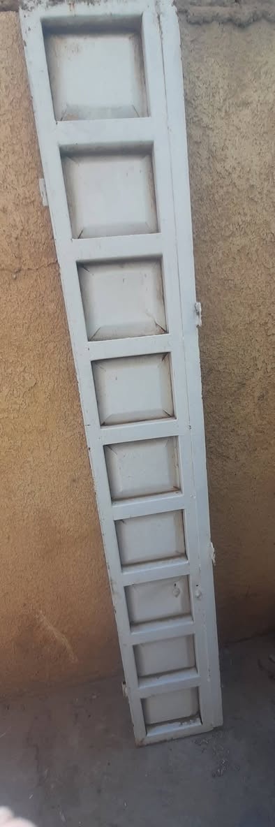سلام عليكم باب حديد مستعمل للبيع  نوع ثقيل الطول ١٩٠ cmالعرض cm١٢٣ السعر ٥٠ الف وبي مجال العنوان تكريت القادسية للأستفسار خاص


**إذا كنت صاحب هذا الإعلان وتريد حذفه لأي سبب، رجاءا أرسل رسالة إلى الدعم الفني**