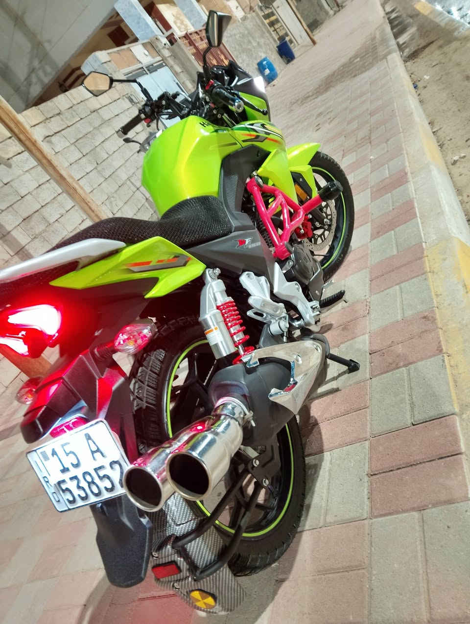 دراجة للبيع نوع دي اف الدراجة مكفولة من كلشي اي قطعة مامبدلة بيهة بعدهة عالبلاد فقط التاير الخلفي مبدل الدراجة شرط التحويل ثاني يوم مابيهة اي شكال بالتحويل موديلهة 23 السؤال والاستفسار ‏‪0786 303 8042‬‏ الدراجة مبينة كدامكم هاي الصور نضيفة كلش.. شرط الكفالة عامة من كلشي والسلام عليكم
