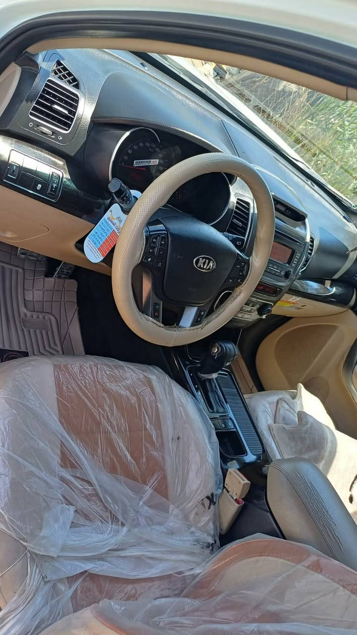 للبيع كيا سورنتو موديل 2013 خليجيه مكينه 4 سلندر 2400 مكفوله رقم بغداد باسمي  السعر 158 للاستفسار ***********
***********
