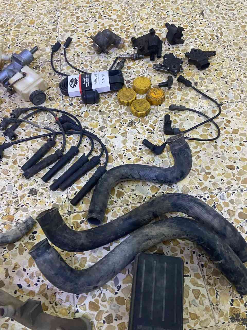 ‏سلام عليكم أغراض أوبترا شغالات ونواعم دكشن بارد ودبة هايدروليك سليمه دبه ماء سليمه مع الغطاء عنبار بريك تخم واير بلكات ثلاث جوينات ماء 2 حساس كرنك حساس كير سرعة و مجاول عدد 2 حساس صالنصه عدد 2 أربع خطوط سلكتر كير عدد ثنين شغالات قايش داينمو وبوشه جديده قاعدة فيوزات تفصيخ گصه جديده جدا كوع تقسيم العنوان الدورة شارع 60 للتواصل رقم الهاتف ***********اخوان السعر 110 قفل

