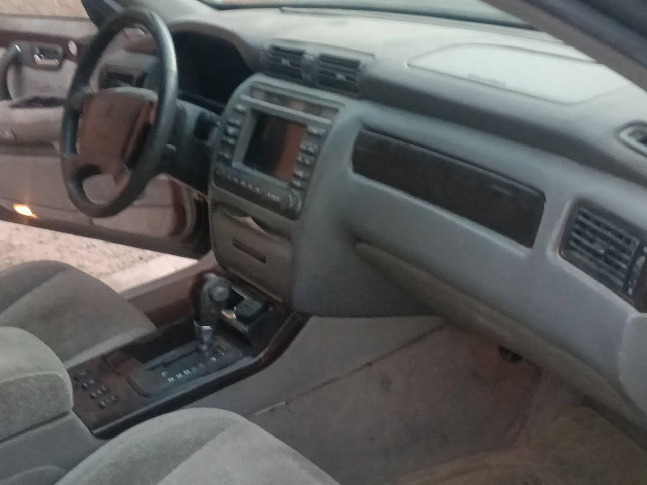 اسلام عليكم ملكه 2003ادوات 4دكم ديفور اجبير  مكفوله كص وصبغ وضربه  اسعر 45 عنوان بغداد رقم ***********
