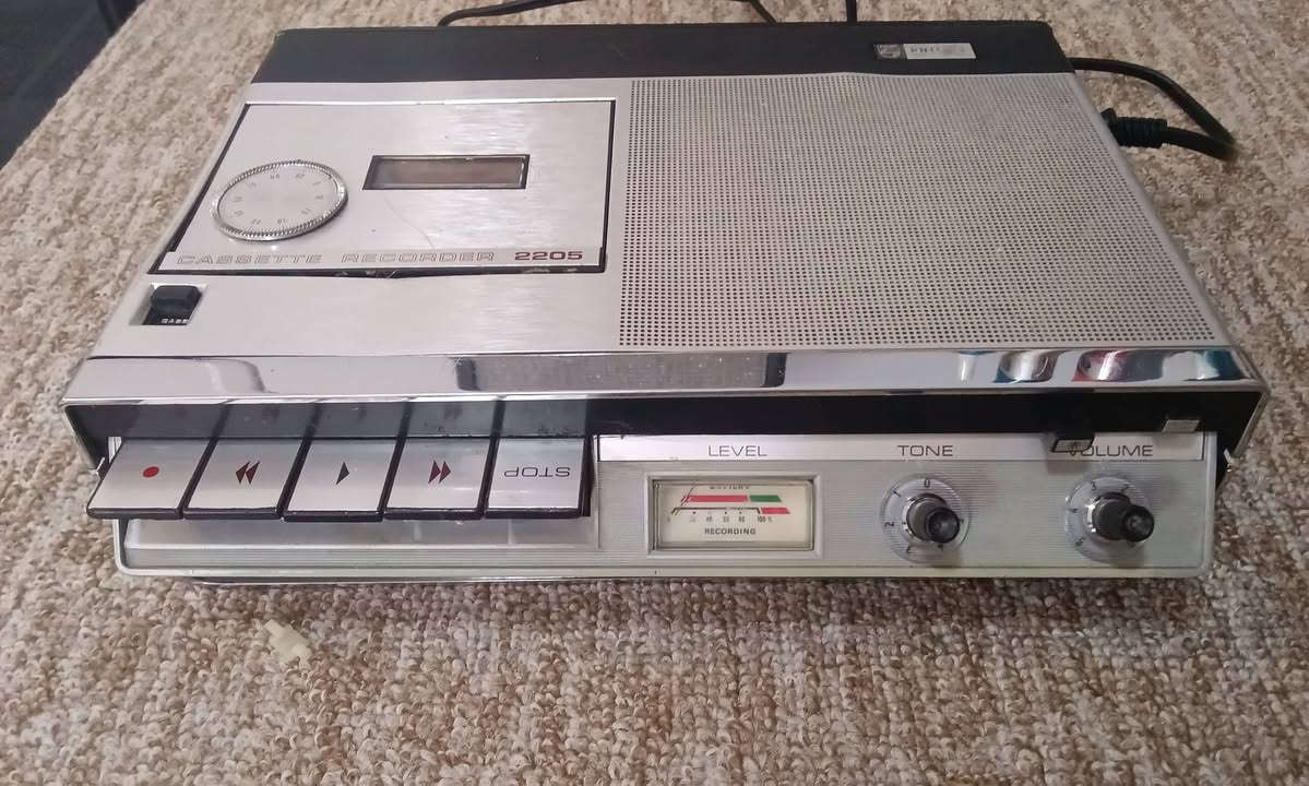 مسجل فيلبس يسموا ابو الساعة استيراد الشركة الافريقية
صناعة السبعينات
شغال امبدل بي محول النظافة ٧٠بالمية كما موضح بلفديو
السعر عل الخاص الماسنجر
يوجد توصيل جميع المحافظات


**إذا كنت صاحب هذا الإعلان وتريد حذفه لأي سبب، رجاءا أرسل رسالة إلى الدعم الفني**