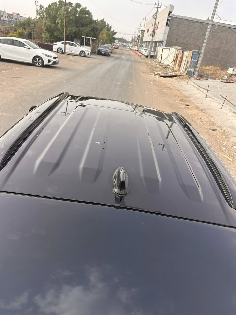 السلام عليكم عندي راف 4 موديل 2023 امريكي هايبرد ياباني  تو كلر حادثها جاملغ وربع البنيد فول مواصفات اعلى فئها كامرات خلفيه واماميه وجانبيه ماشيا 20 كير مكينه كفاله سلايت وبصمه كشن كهرباء مواصفات هواي بيها بعد رقم بغداد بأسمي السعر 240 ورقه وبيها مجال بسيط مكان السياره شهداء البياع رقم الهاتف ***********
