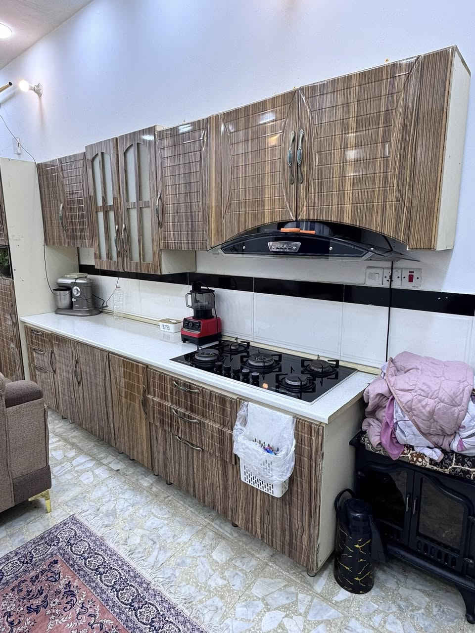 السلام عليكم غراض مستخدمه البيع
كامنتر خشب اجدي سعره 550 وبي مجال بسيط 
غرفة نوم نضيفه سعره 350 وبيه مجال تركي كنتور ست بوب 
عنواني بغداد الامين الثانية رقمي ***********
