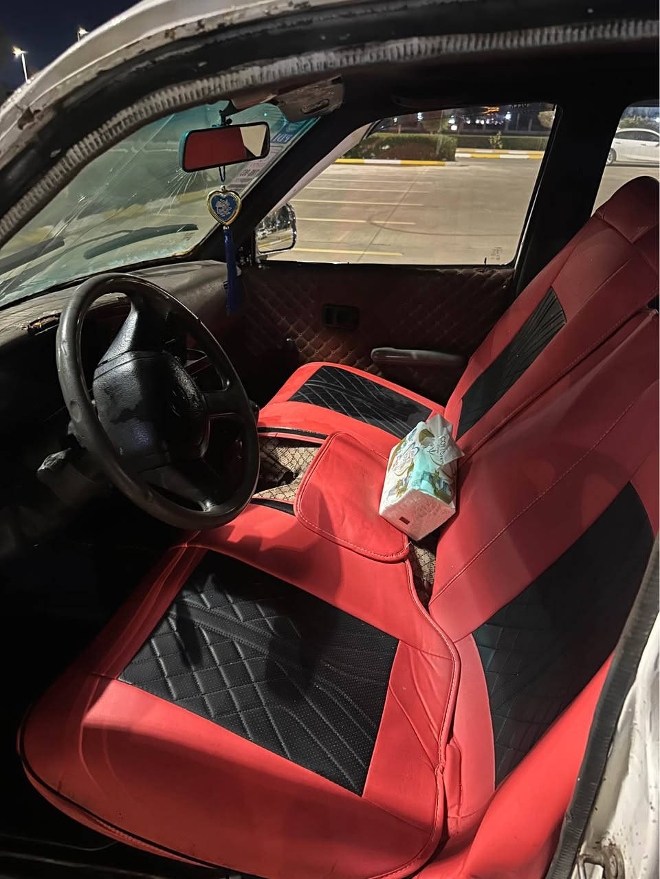 تيؤته موديل ١٩٩٩سه نه وي ره قه م هه ولير وكاله به شه رت گيرمه كينه مه زبوت بي كيشه نرخي ٤٨وه ره قه مه عامه له يه كي برايانه *********** أربيل, العراق
