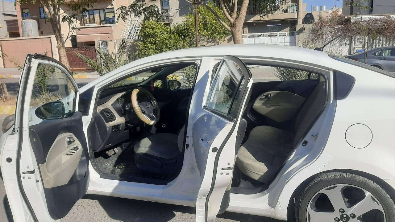 كيا ريو 2012✅
KIA RIO 2012 🚗
وارد خليجي كلين بدون صبغ ✅
بيها فقط مكانين بارد 📍
محرك وكير شرط ما مفتوحات بلادي ✅
محرك 16 المرغوب 5 برغي مسكر ✅
فول مواصفات السيارة اعلى فئة ✅
فتحه سقف ✅✅
حساسات خلفية 
رقم السيارة اربيل ✅
شرط التحويل والغرامات ✅
مكان السيارة كركوك ✅
السعر 100$ وبيها مجال للشراي ✅
للأستفسار الاتصال على الوتساب 
*********** ☎️
