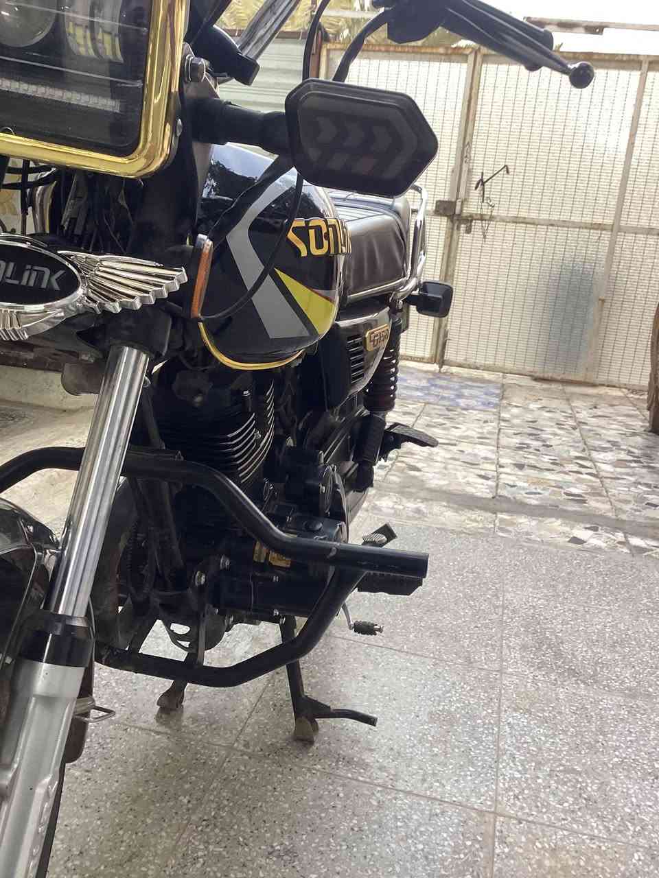 دراجه سونك نضيفه مابيها اي نقص مكينه ناعمه صوتها ناعم  ودراجه خير من الله اوراقها كامله 2024 مكاني بغداد الشعله الرقم *********** سعرها 650
