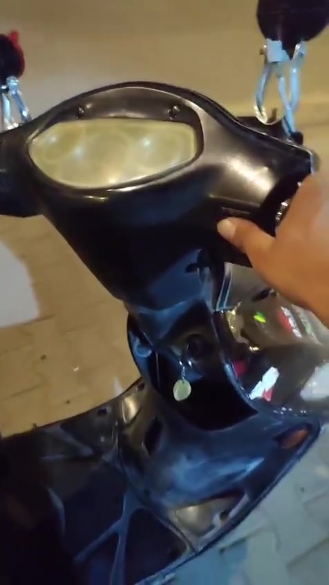 مكلف بلنشر:
سلام عليكم شباب كامكو جي فور للبيع الدراجه نضيفه محرك جديد حاويه تواير خلفي امامي جدد عوزهأ بس باتري وتنضيف كابريته ويده مال ابريك الكدام مثل ماوضحت بلفديو اشاير بيض السعر 450وبيهأ مجال بصيط دراجه نهضتها حلوه عنوان نجف الواتس ***********بس واتس راسلني
