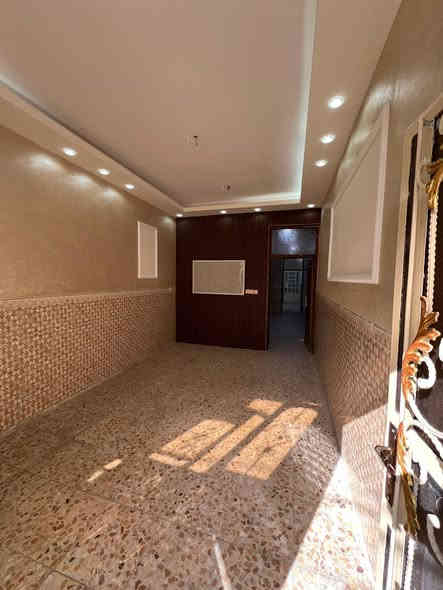 مشتمل للبيع الشعب خلف سوك شلال قرب فلكه الثانيه
مساحه ٧٠ متر 

ستقبال وحولي وخدمات وغرفه نوم

الطابق الثاني (٢) نوم وخدمات 

الطابق الثالث غرفه كبيره 

معروض بمكتب الكناني ***********

السعر ١٧٠ مليون وبي مجال
