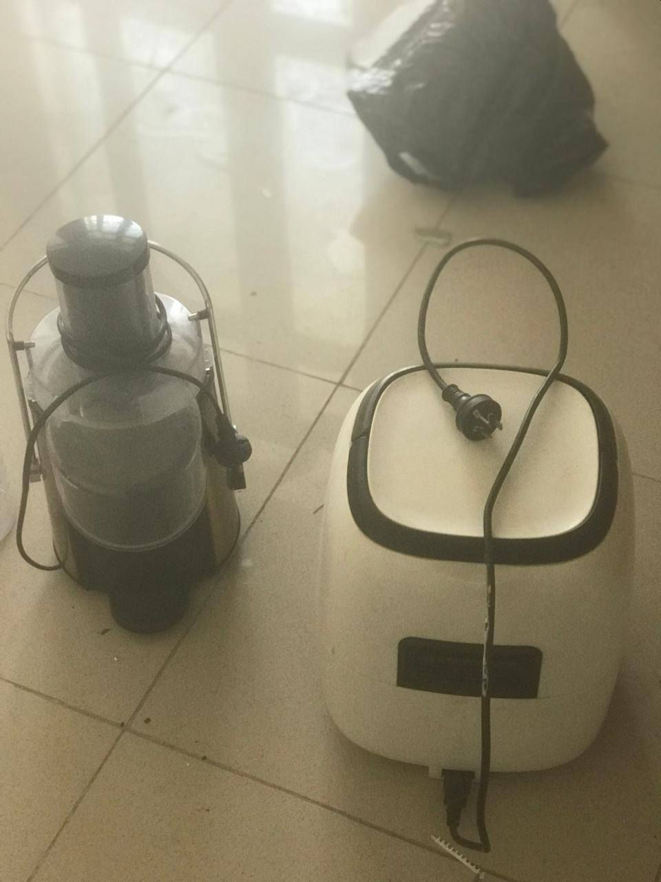 غراض للبيع قلايه 30
مكينه جديد 80
كنتور 150
معصاره 80


**إذا كنت صاحب هذا الإعلان وتريد حذفه لأي سبب، رجاءا أرسل رسالة إلى الدعم الفني**