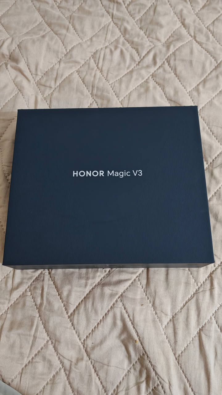 السلام عليكم هونر ماجك V3 للبيع ذاكره 512 عشوائيه 12 لون الاسود الجهاز قبل شهرين اشتريته واني الفتحت كارتونته وضمانه بعد تقريبا 10 اشهر السعر مليون و300 الف مكاني بغداد مدينة صدر رقمي ***********
