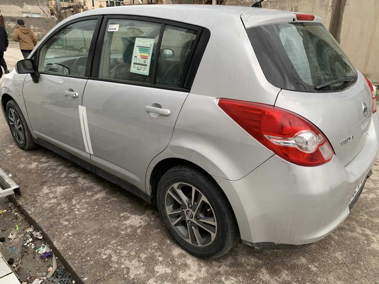 نیسان تیدا 2009 گیر ئۆتۆماتیک 
سلفەر  خەلیجی
 ناو زەرد جام کارەبای
 فۆرمیکە گێج زینۆ 
ویل کەپ تای نوێیە  

سعر لە کۆمێنت داوابکە ڕاستەخۆ بۆت دیت 📩 

بێ بۆیاخ بێ جەمپە
 تەنها کەمێک کالبونەوەی هەیە
 بەناوی خۆمە 

ژمارەی خاوەنی
***********
