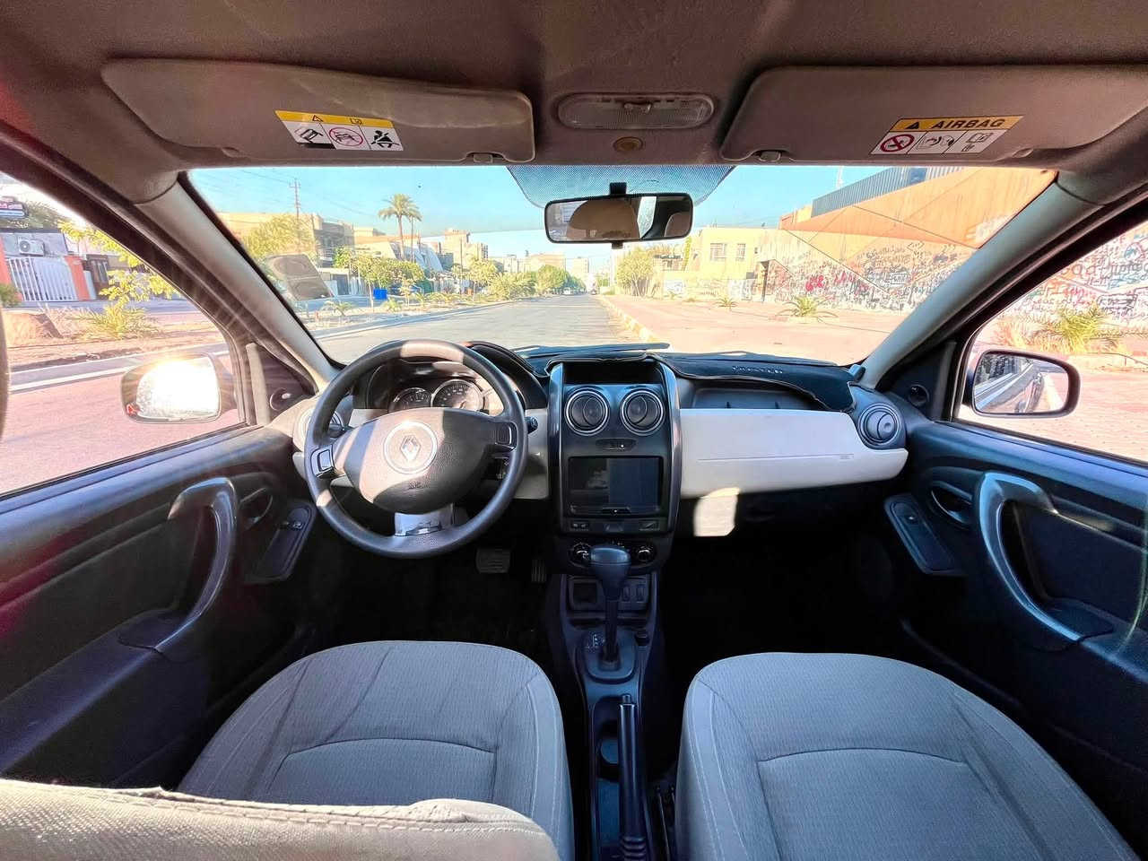 للبيع رينو داستر 2017 
السنويه باسمي و الرقم بغداد الجديد
المحرك حجم 2000 cc
السيارة حالتها ممتازه
كامرة خلفية
تبريدها ممتاز
اللون فيلي
الموقع بغداد الداوودي
السعر 80 ورقه
للاستفسار التفضل على الخاص او الرقم ***********
