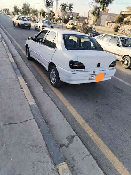 بيجو للبيع موديل٢٠٠٢ رقم بغداد صدامي الشرعي بل موصل السعر ٤٥ وبيها مجال للاستفسارالاتصال ***********
