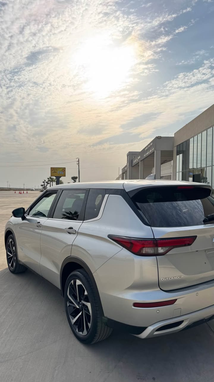 السلام عليكم 
اوتلندر 2023 SE
سعر : 188ومجال قليل 
حجم المحرك : 2.5L (4.سلندر)
ملاحطة السيارة : بوند و جملغ  صبغ بدون دواخل 
يرباك ستيرن سيستم بيلادي  ✅

المواصفات : 
‏‎ابواب بصمة
‏‎بصمة تشغيل 
‏‎شاشة كبير لمس
كاميرا
هاند بريك بصمة
اوتو هولد (𝐀𝐔𝐓𝐎 𝐇𝐎𝐋𝐃)
اوتو ستارات (𝐀𝐔𝐓𝐎 𝐒𝐓𝐀𝐑𝐓)
اوتو ستوب (𝐀𝐔𝐓𝐎 𝐒𝐓𝐎𝐏)
رادار امامي (تحديد مسار)
‏‎رادار جانبي (نقاط عمياء)
‏‎رادار خلفي (التحذير من الاصطدام)
‏‎حساسات امامي
‏‎حساسات خلفي 
نظام (𝐄𝐂𝐎)
نظام (𝐍𝐎𝐑𝐌𝐀𝐋)
نظام (𝐒𝐏𝐎𝐑𝐓)
نظام (𝐒𝐇𝐎𝐖 𝐧𝐨/𝐨𝐟𝐟) 
نظام (𝐌𝐔𝐃&𝐒𝐀𝐍𝐃) 
‏‎تحكمات استيرن 
‏‎كشنات كهربائي 
‏‎كشنات هيتر
‏‎تبريد لمس
‏‎تبريد مركزي  
‏‎لايتات (𝐋𝐄𝐃) عدسة زينون بيلادي
‏‎بلوجكترات (𝐋𝐄𝐃) بيلادي
‏‎بكلايتات (𝐋𝐄𝐃) بيلادي
‏‎ويل كروم حجم 19

تفاصيل اكثر الاتصال علی ارقام التاليه ‏
***********
[hidden information]
عنوان📍عقره اكر, نينوى
