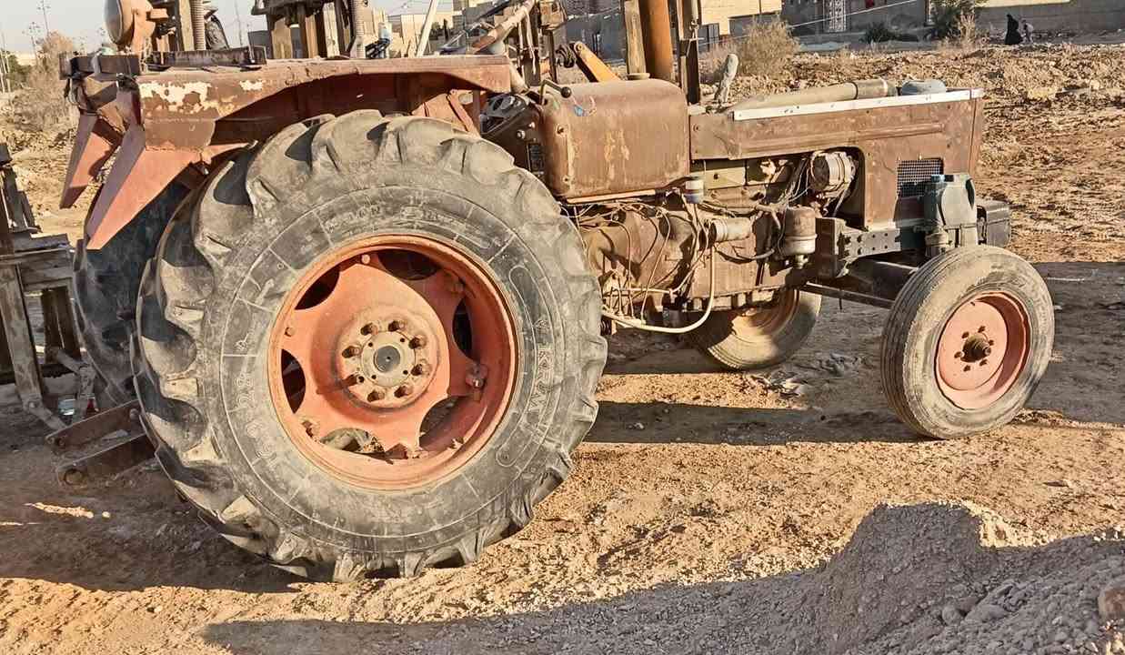 ساحبه عنتر نظيفه للبيع سعر مناسب المكان ديوانيه قضاء الشنافيه للتواصل ***********
