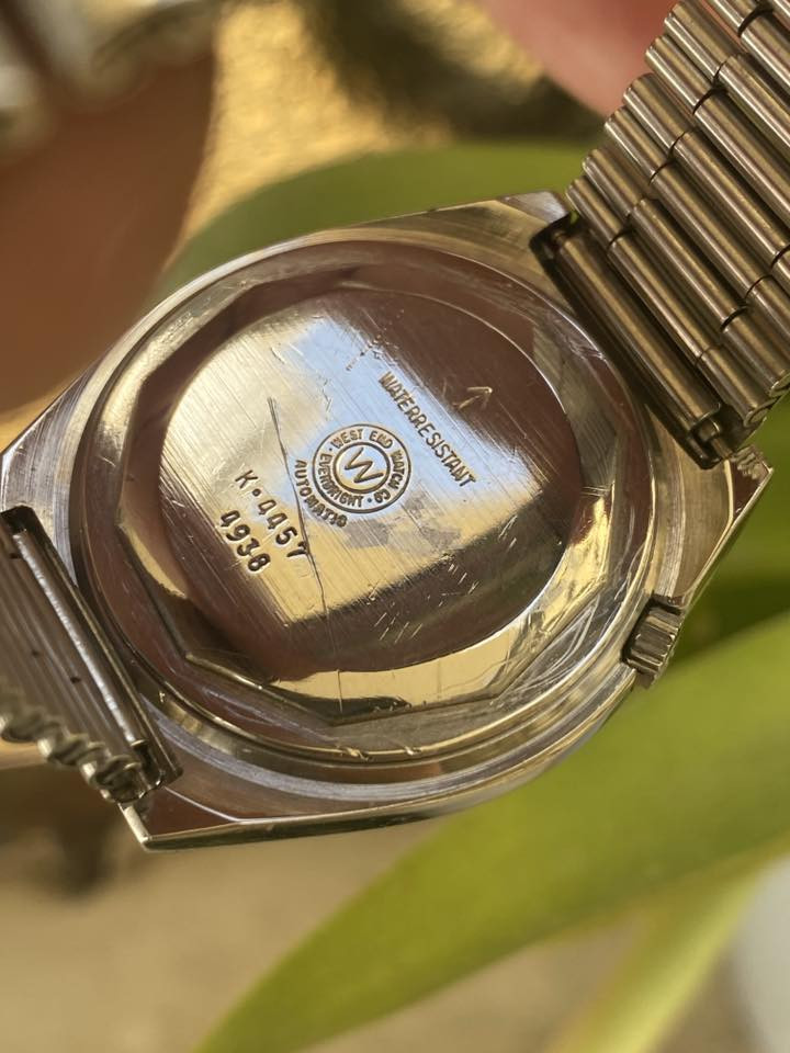 السلام عليكم
ويست اند 
سويسري اصلي 
اتوماتيك 
نظافة ٩٥٪؜
مينا لوك
ارقام وعقارب لامينوس مضيئة
بلادية بالكامل
زجاج ضد الخدوش 
تاريخ عربي وإنكليزي
ستانلس ستيل بالكامل 
مقاومة للماء 
القطر ٣٦ 
السعر ١٥٠ 
يوجد توصيل لجميع المحافظات 
***********
