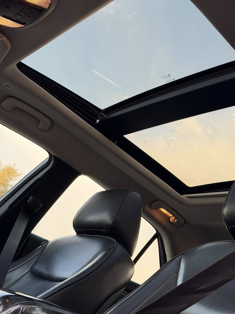 السلام عليكم الحلوه للبيع موديل 2020
فول للأخير القفله مال الاوباما 
حادثها كلش سطحي وبسيط تبديل الباب خلف السكن فقط
بيها قطعتين كلير من امريكا السياره دخول جديد ماشيه 47
مكانها بغداد سعرها 208 وبيها مجال بسيط حك الجيه
***********
***********
