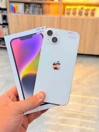 ايفون 14 بلاس  ايسم ذاكره 256 بطاريه 88 يعني جديد نضافه ميه بل ميه خيا...