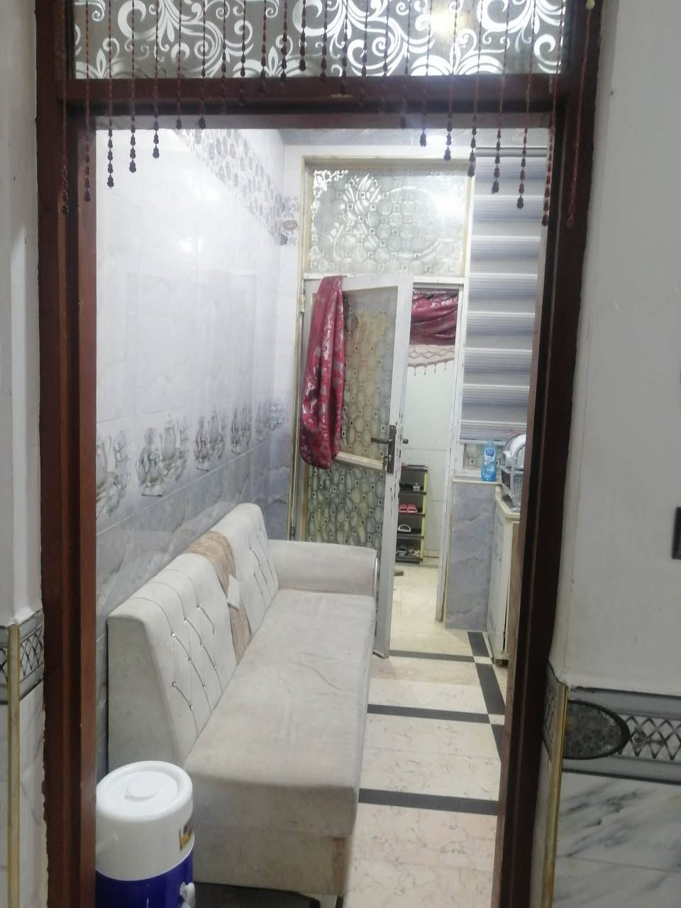 السلام عليكم بيت مساحة 100 طابقين سعر 150مكان حي الكرامه مقاطعه 24قرب شارع 60 ستفسار  ***********
