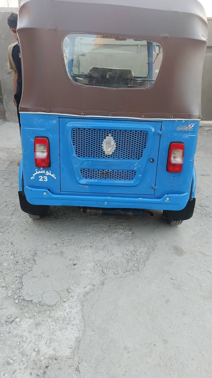 تكتك للبيع شهر  2022/8 كفاله محرك ***********سعر9000وبيها مجال بيها بارد خفيف يم الجاملغ كلش خفيف بغداد الدوره
