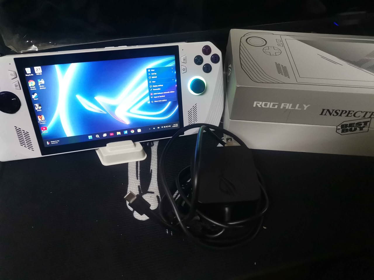 روج اكستريم نضيف كلش
بطارية ١٠٠
كامل غراضة موجود سعره ٦٠٠ الف

مواصفاته :
CPU: AMD Ryzen Z1 Extreme (8-Core / 16-Thread).

GPU: AMD Radeon RDNA 3 (8.6 Teraflops).

RAM: 16GB LPDDR5.

SSD: 512GB NVMe Gen 4.

Display: 7" Touch, 1080p, 120Hz, 500 nits.

OS: Windows 11 Home.

Weight: 608g.

Battery: 40Wh (65W Fast Charging). كركوك, العراق


**إذا كنت صاحب هذا الإعلان وتريد حذفه لأي سبب، رجاءا أرسل رسالة إلى الدعم الفني**