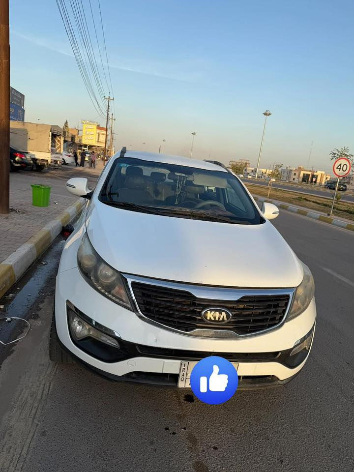 سبورتاج خليجيه 2014 للبيع 
بيها قطعتين محسوبة صبغ و بيها سونار 
ماشيه 109 رقم بغداد 
حساسات و بيها كامرتين خلفيه و شاشه 
نظيفة و مرتبة و رزنة 
مكاني الرمادي 
***********
