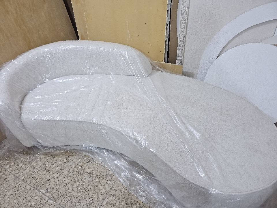 شازلونة جديدة غير مستخدمة قياس 220سم
لونهة ابيض قماش درجة اولى للتواصل *********** بغداد, العراق
