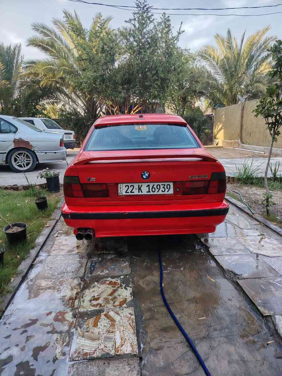 السلام عليكم
بي إم 525 أصل مديل 90 محدثه
كهربائيات كلشي شغال بيها مانقصه
شي حيل معتوب عليها 
سياره بسمي صار شهر من مداورها 
سعر74بيها مجال بسيط مكاني ديوانيه 
***********
***********
