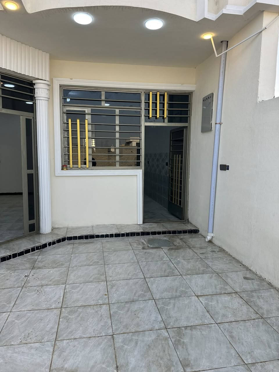 الاسلام عليكم 
دار للبيع  جديد بدون سكن 〽️
١٥٠متر طابو زراعي
ا
يحتوي على ستقبال كبير مطبخ صاله كبيره غرفه نوم صحيات داخليه وخارجيه منور 

📍العنوان بغداد المدائن الشهداء الزراعي قطع علي فاضل

 🟡١٥٠ متر طابو زراعي〽️

🟢الخدمات تبليط ماء كهرباء 

للاستفسار  الاتصال. ***********  متوفر واتساب
